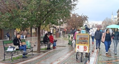 Saraçlar’da alışveriş yoğunluğu dikkat çekti