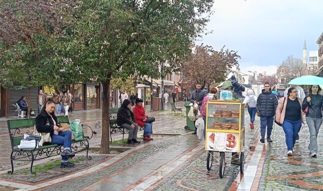 Saraçlar’da alışveriş yoğunluğu dikkat çekti