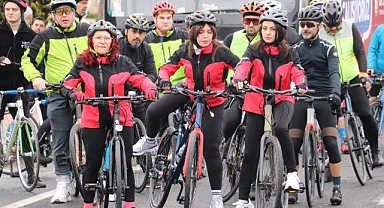 Şehitler için pedal çevirdiler