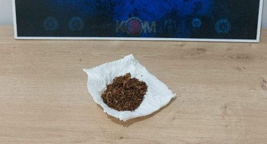 Şüpheli şahsın üzerinden uyuşturucu çıktı