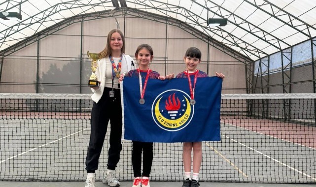 TED tenis takımı gururlandırdı