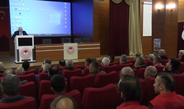 Üreticilere sağlıklı buza yetiştirmenin yolları anlatıldı