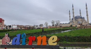 Yağmur geldi, kentte hayat yavaşladı