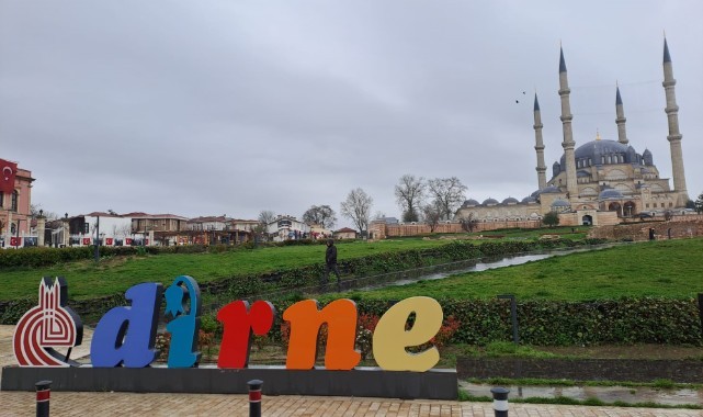 Yağmur geldi, kentte hayat yavaşladı