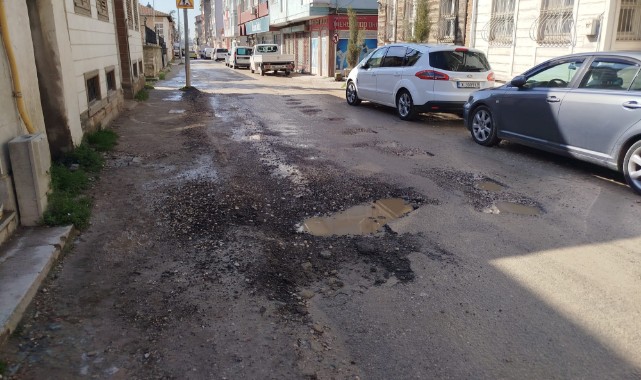 Yürürken Çukura Düştü, Belediyeden Şikâyetçi Oldu