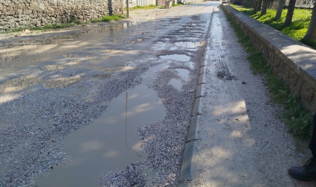 Yürürken Çukura Düştü, Belediyeden Şikâyetçi Oldu