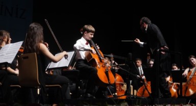 Aydın Deniz Tarlacı, Beylikdüzü klasik müzik festivali’nde solist olarak sahne aldı