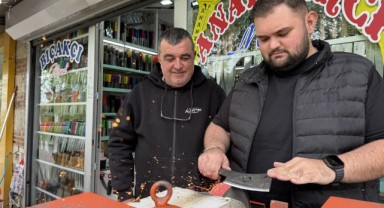 Baba oğul 147 yıllık bıçakçılık geleneğini yaşatıyorlar