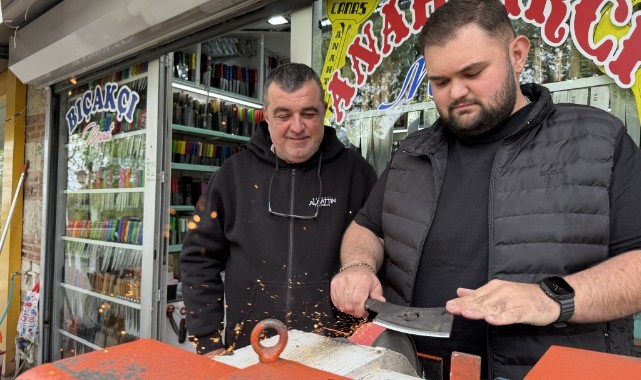 Baba oğul 147 yıllık bıçakçılık geleneğini yaşatıyorlar