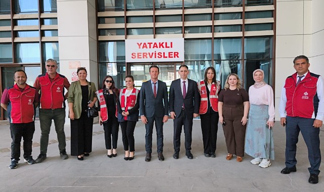 Edirne'de vakıf geleneği kapsamında hastalara meyve ikram edildi