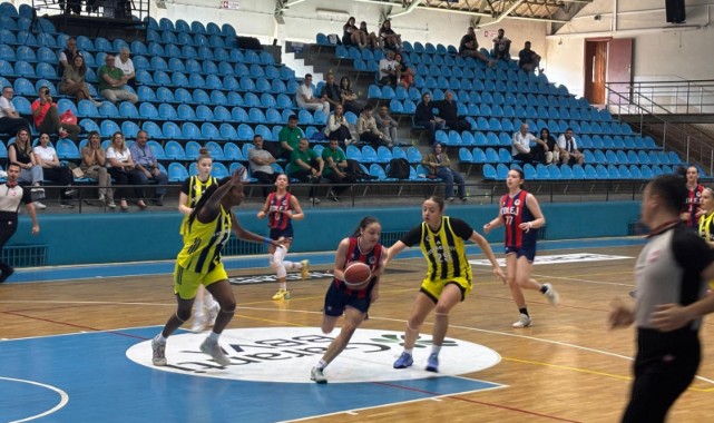 Edirne'deki şampiyonada Fenerbahçe ve TED Ankara Koleji karşılaştı