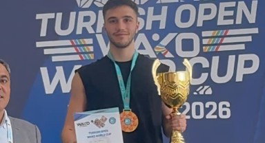Edirneli kickboksçu dünya kupasında zirveye çıktı