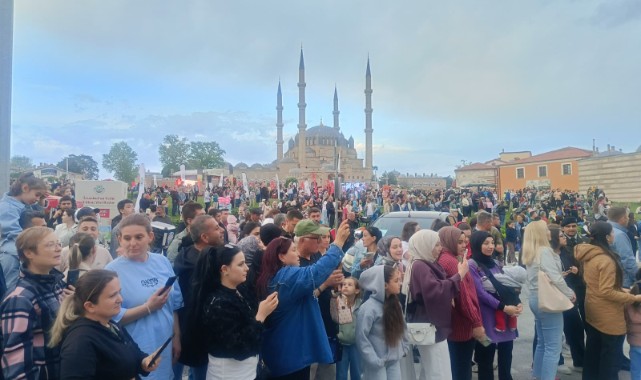 Fetih coşkusu Edirne esnafına bereket oldu