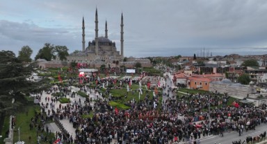 Fetih coşkusu Edirne esnafına bereket oldu