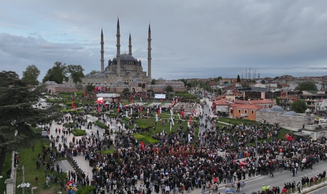 Fetih coşkusu Edirne esnafına bereket oldu