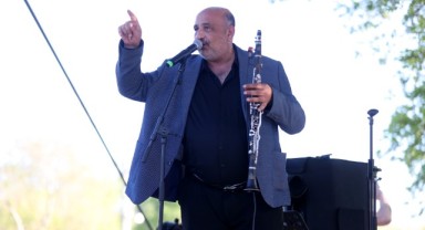 Geleneksel ezgilere Caz ve Blues dokunuşu