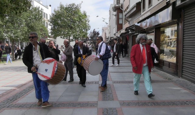 Kakava ateşi öncesi davet turları renk kattı