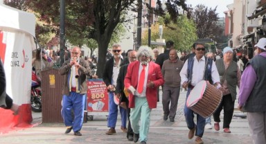Kakava ateşi öncesi davet turları renk kattı