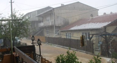 Kırklareli'nde sağanak ve dolu etkili oldu
