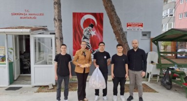 Liseli öğrencilerden ihtiyaç sahiplerine ekmek desteği