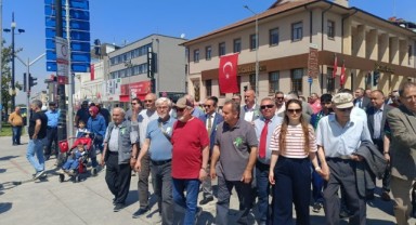 Mezunlar yeniden buluşmanın mutluluğunu yaşadı