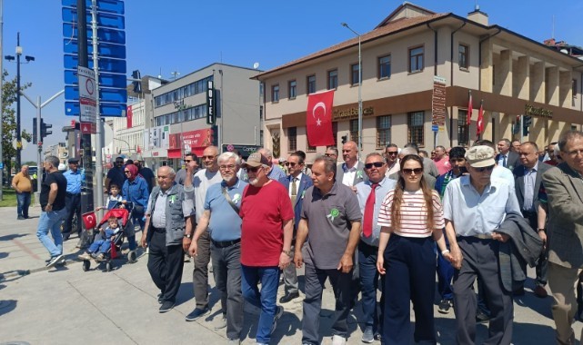 Mezunlar yeniden buluşmanın mutluluğunu yaşadı