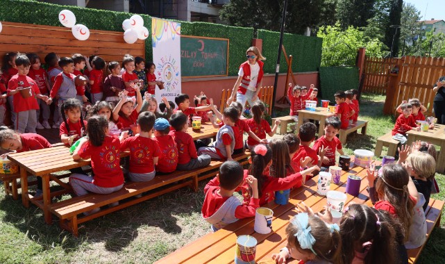 Minikler tohumları toprakla buluşturdu