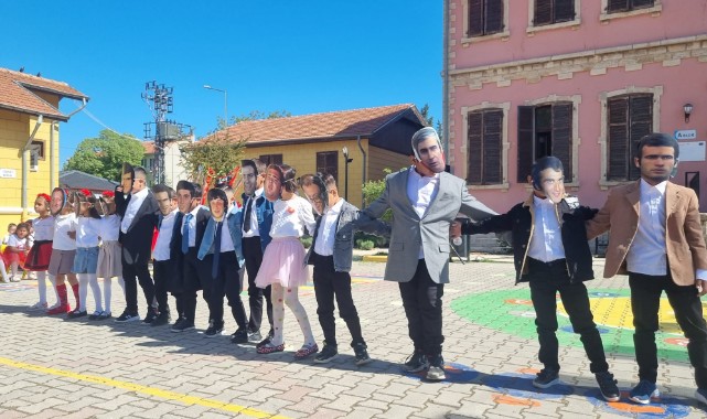 Mustafa Necati İlkokulu’nda bayram ve bahar coşkusu bir arada yaşandı