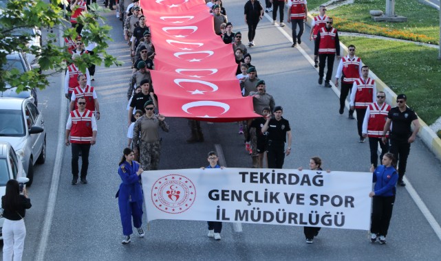 Polisler ve sporcular 1919 koreografisi oluşturdu