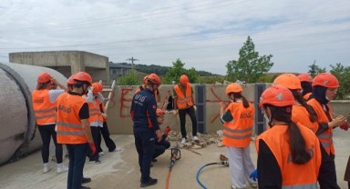 Üniversitesi öğrencilerine AFAD’dan enkazda arama kurtarma eğitimi