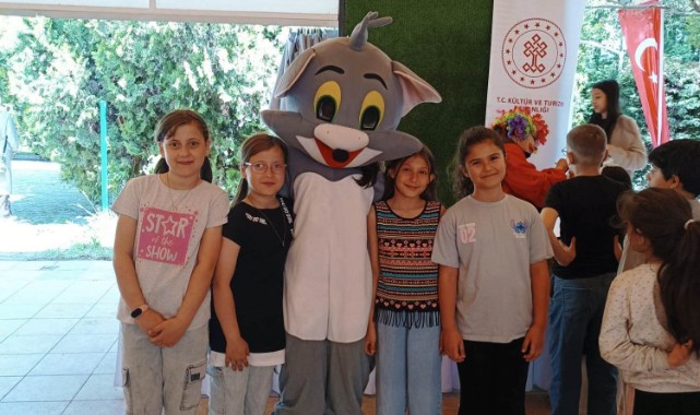 Vakıflar Bölge Müdürlüğü’nden çocuklara renkli piknik etkinliği