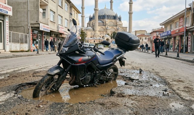 Çukur kâbusu can yaktı: Vatandaş belediyeden şikâyetçi oldu