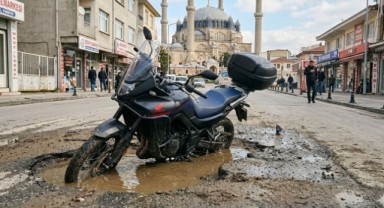 Çukur kâbusu can yaktı: Vatandaş belediyeden şikâyetçi oldu