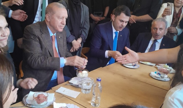 Cumhurbaşkanı Erdoğan Saraçlar Caddesi’nde vatandaşlarla buluştu