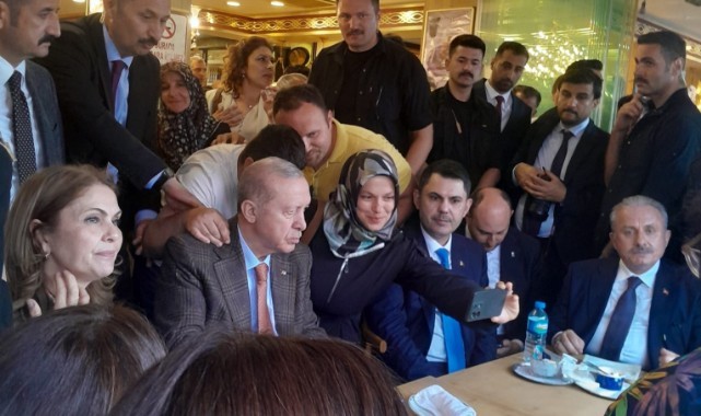 Cumhurbaşkanı Erdoğan Saraçlar Caddesi’nde vatandaşlarla buluştu