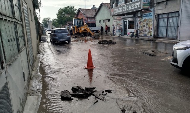 Darülhadis caddesi'nde altyapı sorunu yeniden gündemde