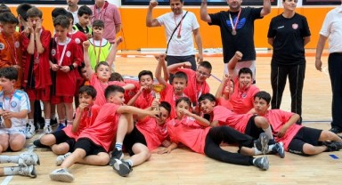 Kadripaşa ilkokulu hentbolda çifte zafer yaşadı