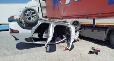 Kapıkule yolu’nda kaza: Ticari araç tır’ın dorsesine çarptı