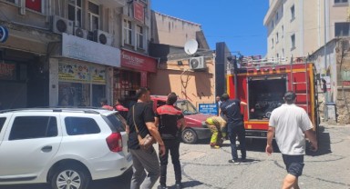 Kızanlık İş Merkezi dumanlara teslim oldu 