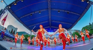 Minik dansçılar Edirne’yi başarıyla temsil etti