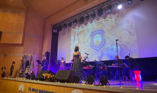 Nostaljik eserler dinletisi izleyicilerden tam not aldı