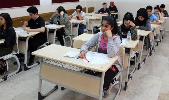 Öğrenciler sınav için gün sayıyor