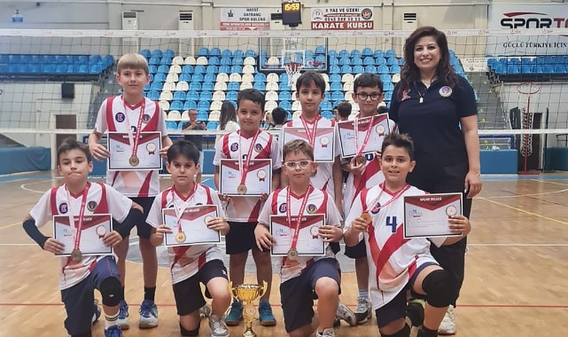 TED Edirne Koleji Minik Voleybolculardan İl Şampiyonluğu