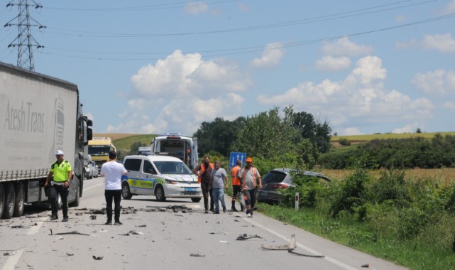 Tırla otomobil çarpıştı: 1 kişi yaralandı