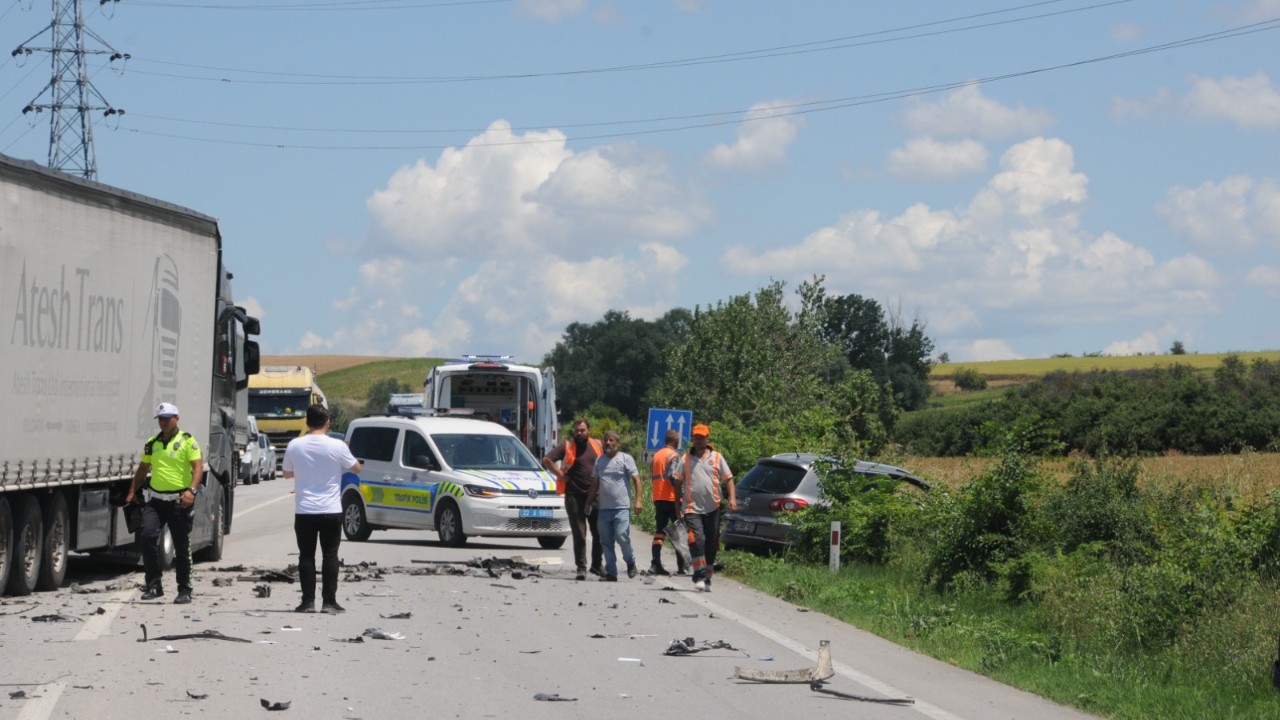 Tırla otomobil çarpıştı: 1 kişi yaralandı