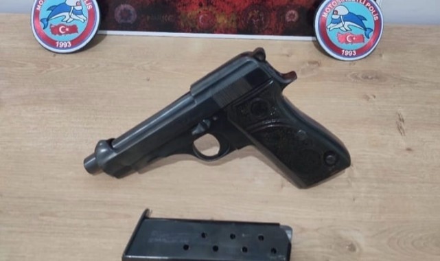 Uzunköprü’de ruhsatsız silah ele geçirildi, sürücüye 240 bin lira ceza kesildi