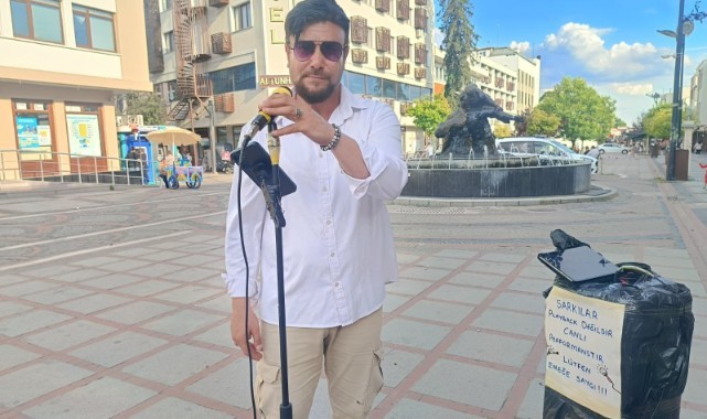 Yıllardır söylüyor, keşfedileceği günü bekliyor