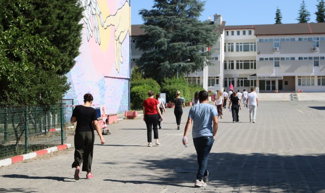 YKS'nin ilk oturumu Temel Yeterlilik Testi başladı