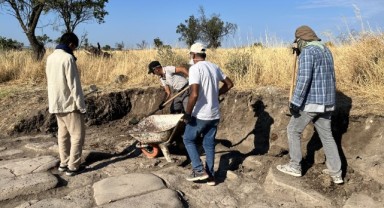 1500 yıl önceki depremin izleri kazı yapılan caddede tespit edildi