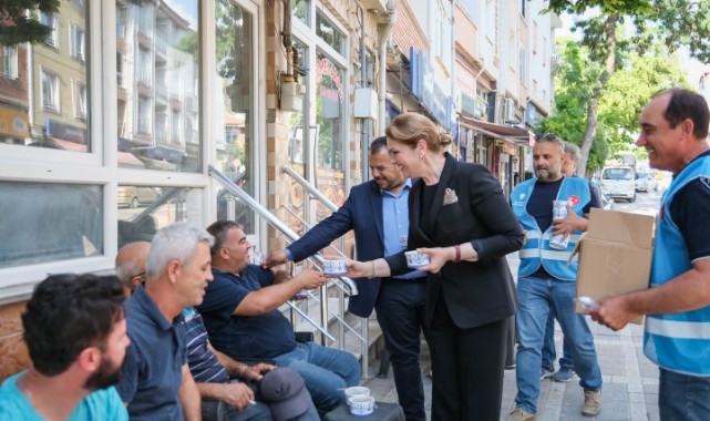 AK Parti heyeti Kıyık’ta aşure ikramı yaptı
